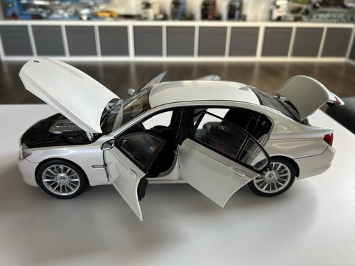 Bmw series f02 - series, weiß